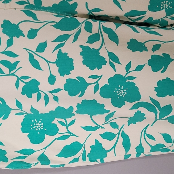 Time and Tru Green Breeze Stretch Fitted Capri Jegging - Picture 3 of 8